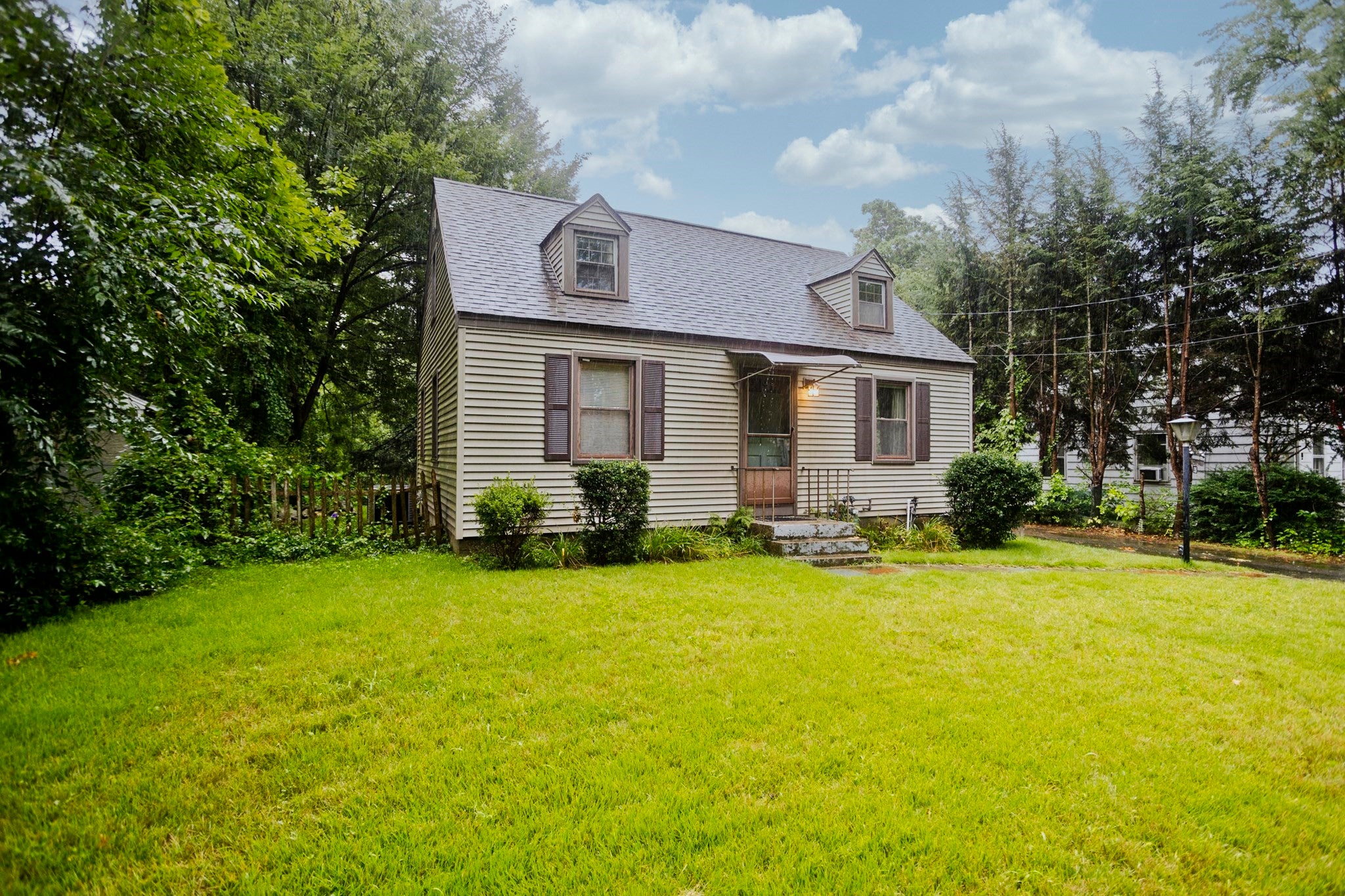 Photo of 55 Arden St, Springfield, MA