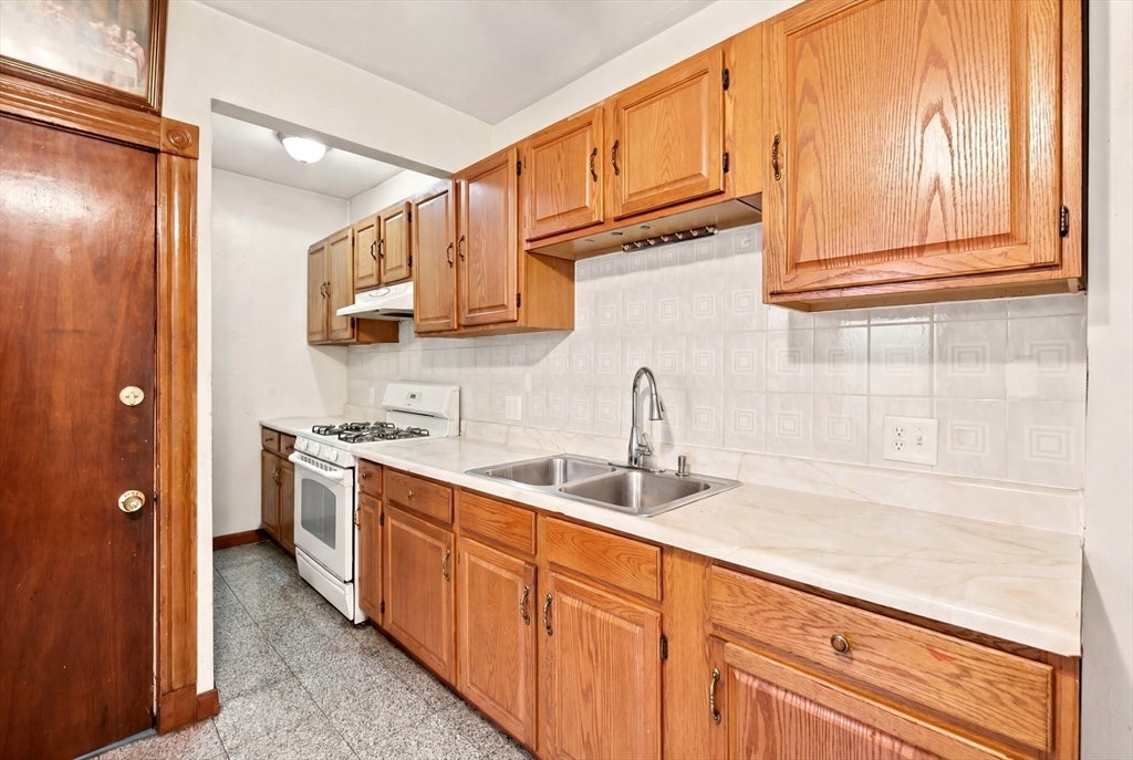 5 Rowell St