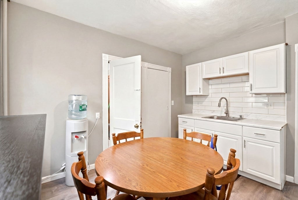 5 Rowell St
