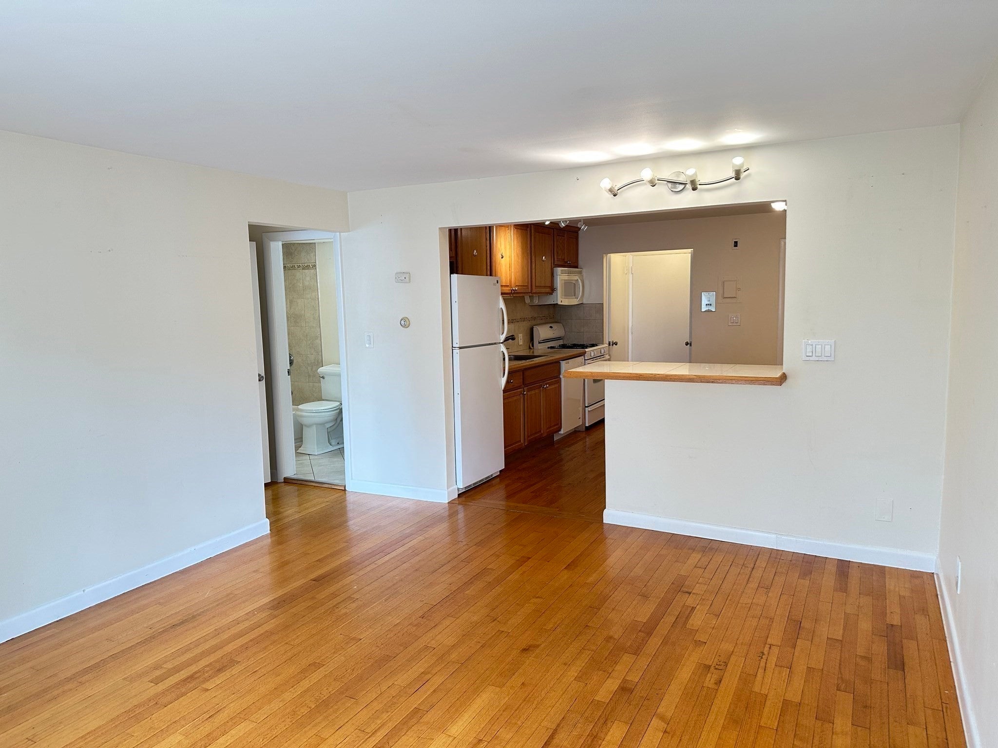 12 Portland St #7, Lynn, MA, 12 Portland St #7, Lynn, MA Photo #8