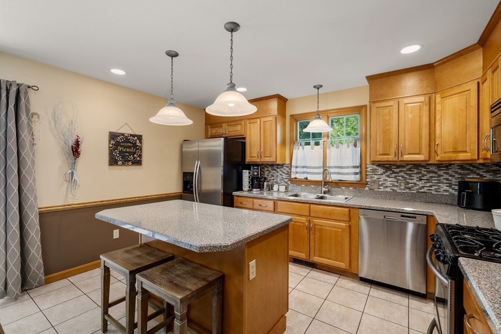 19 Gerard Lane #19, Chicopee, MA Photo #15