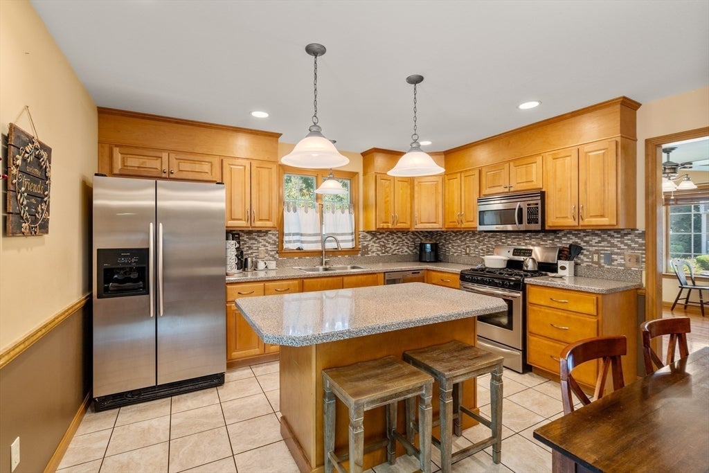 19 Gerard Lane #19, Chicopee, MA Photo #2