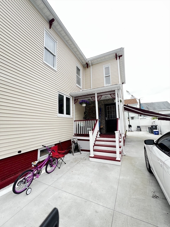 8 Ford St