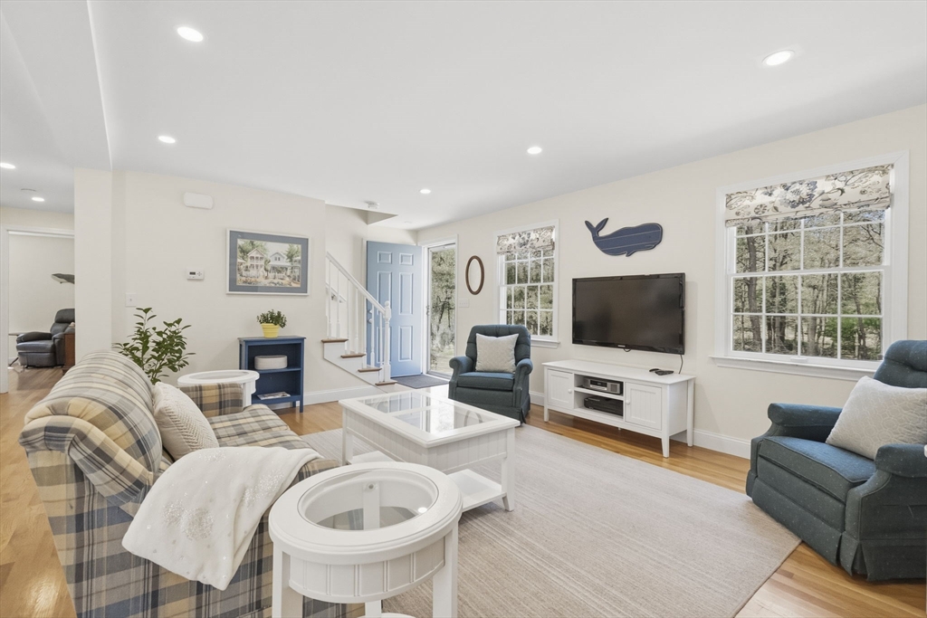 8 Ruth Ter, Falmouth, MA Photo #10