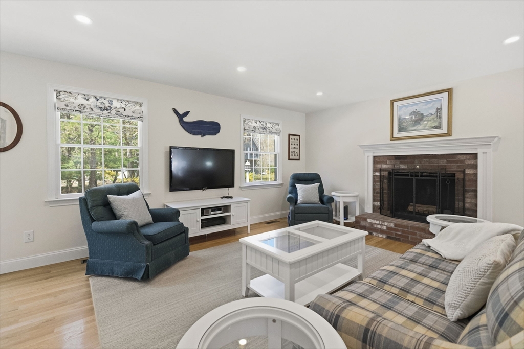 8 Ruth Ter, Falmouth, MA Photo #8