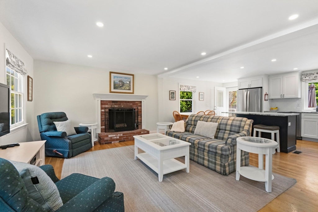 8 Ruth Ter, Falmouth, MA Photo #7