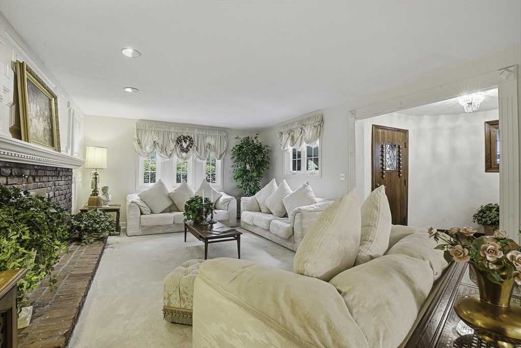 39 School Street, Hopkinton, MA, 39 School Street, Hopkinton, MA Photo #6