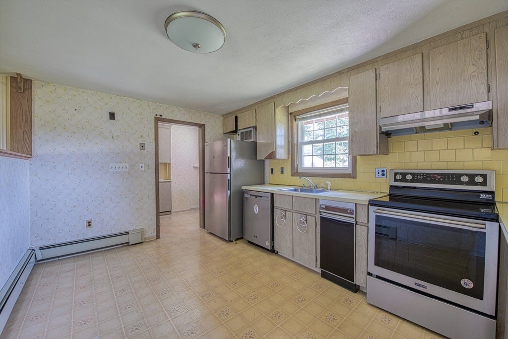 33 Upton St, Brockton, MA, 33 Upton St, Brockton, MA Photo #13