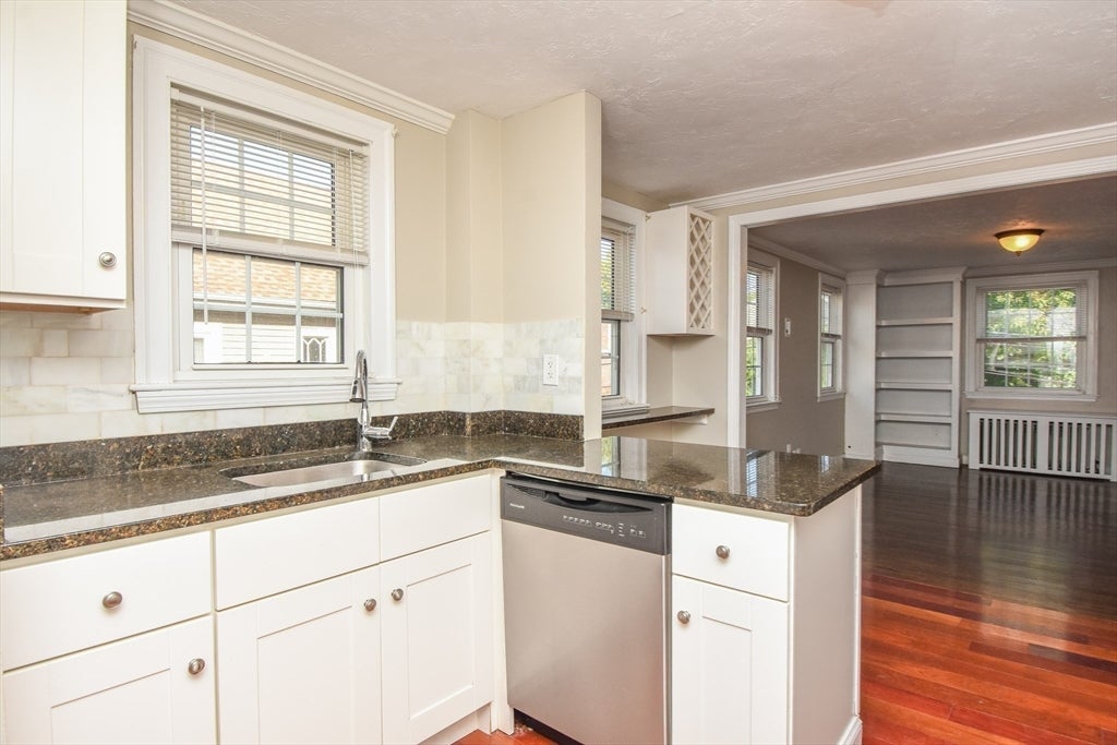 7 Hilltop RD #A, Watertown, MA Photo #7