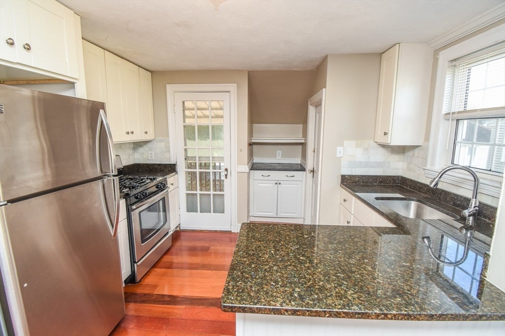 7 Hilltop RD #A, Watertown, MA Photo #6