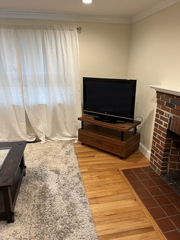 Brookline, Massachusetts 02445, United States, 3 Bedrooms Bedrooms, ,2 BathroomsBathrooms,Residential,Active,128852