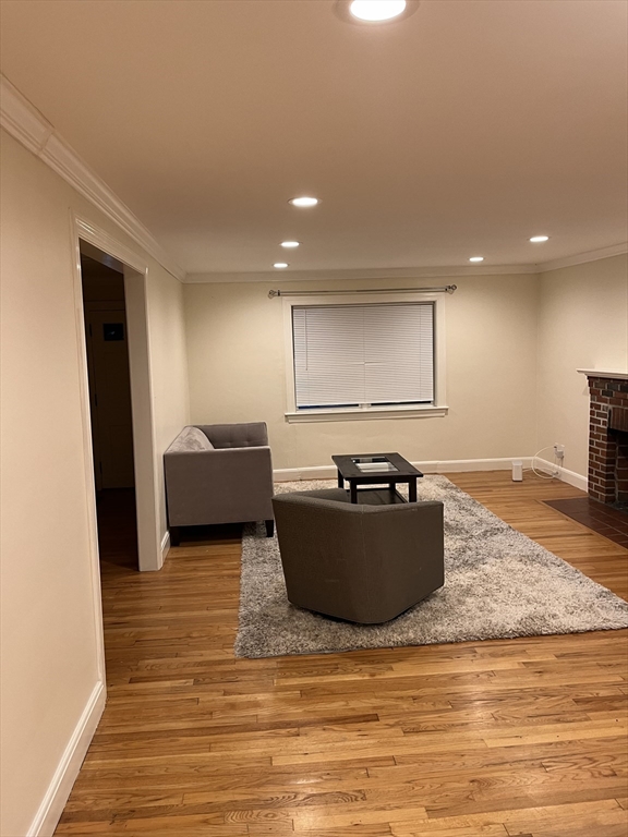 Brookline, Massachusetts 02445, United States, 3 Bedrooms Bedrooms, ,2 BathroomsBathrooms,Residential,Active,128852