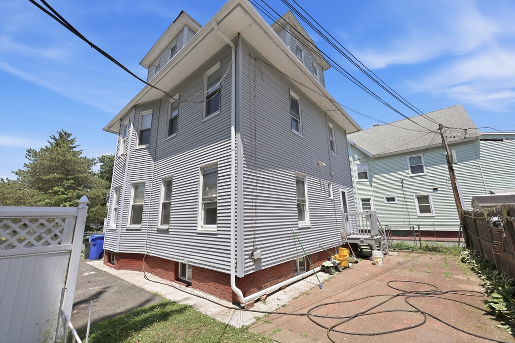 18 Keith St