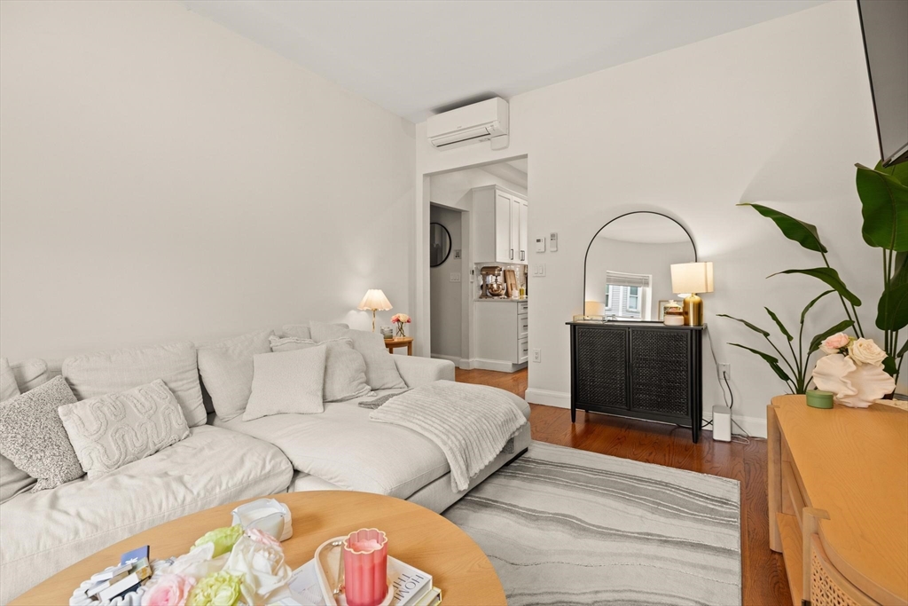 145 N St #1, Boston, MA Photo #4