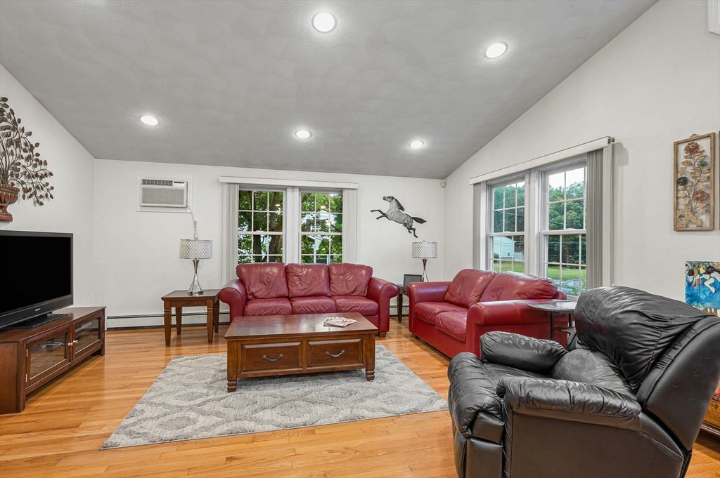 7 Draper Dr, Wilmington, MA Photo #29