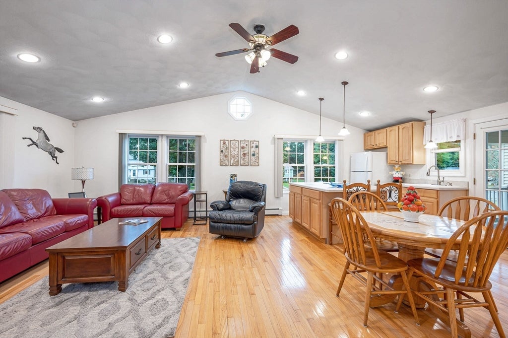 7 Draper Dr, Wilmington, MA Photo #32