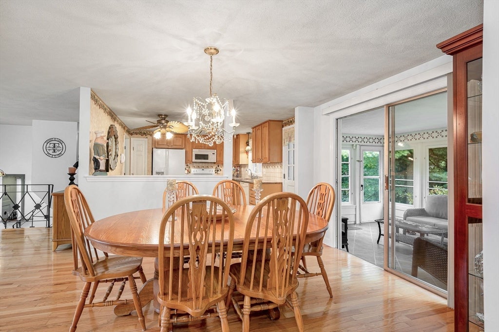 7 Draper Dr, Wilmington, MA Photo #7