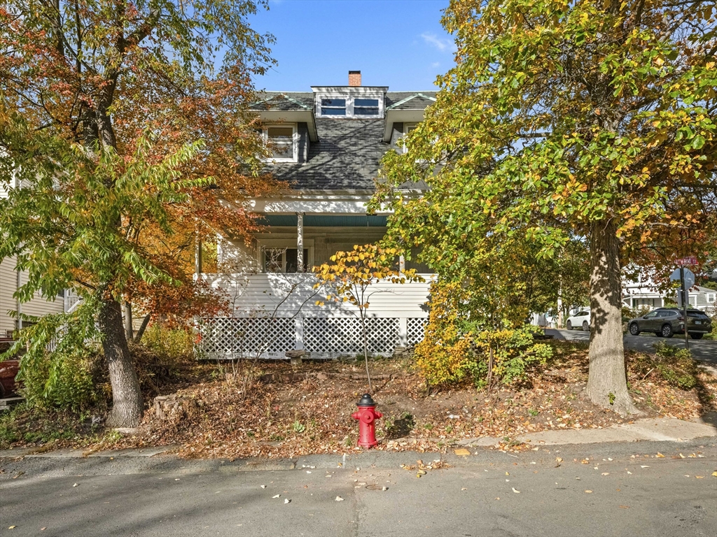 2 Laurel St