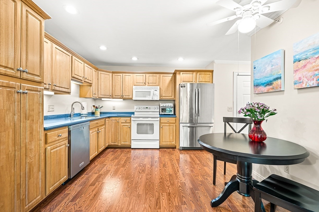 135 Beach Rd B308
