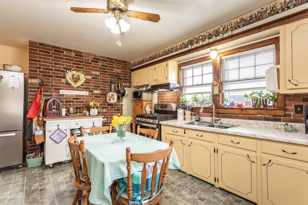 28 Elmwood Ave