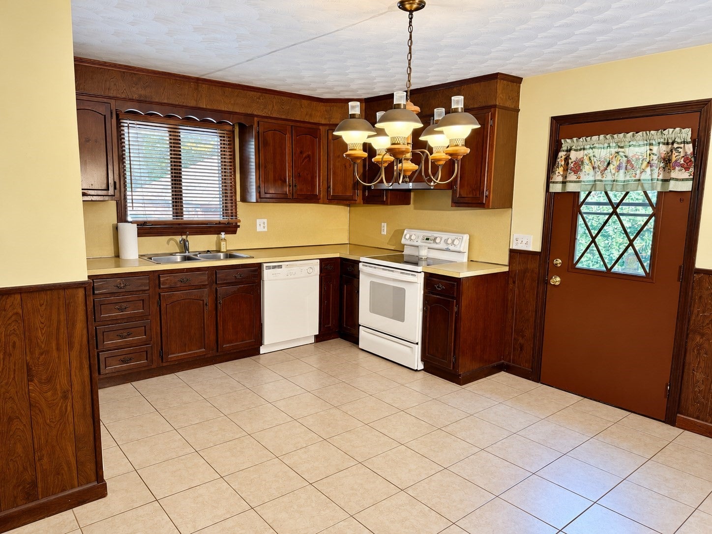 18 Brownell St, Ludlow, MA, 18 Brownell St, Ludlow, MA Photo #7