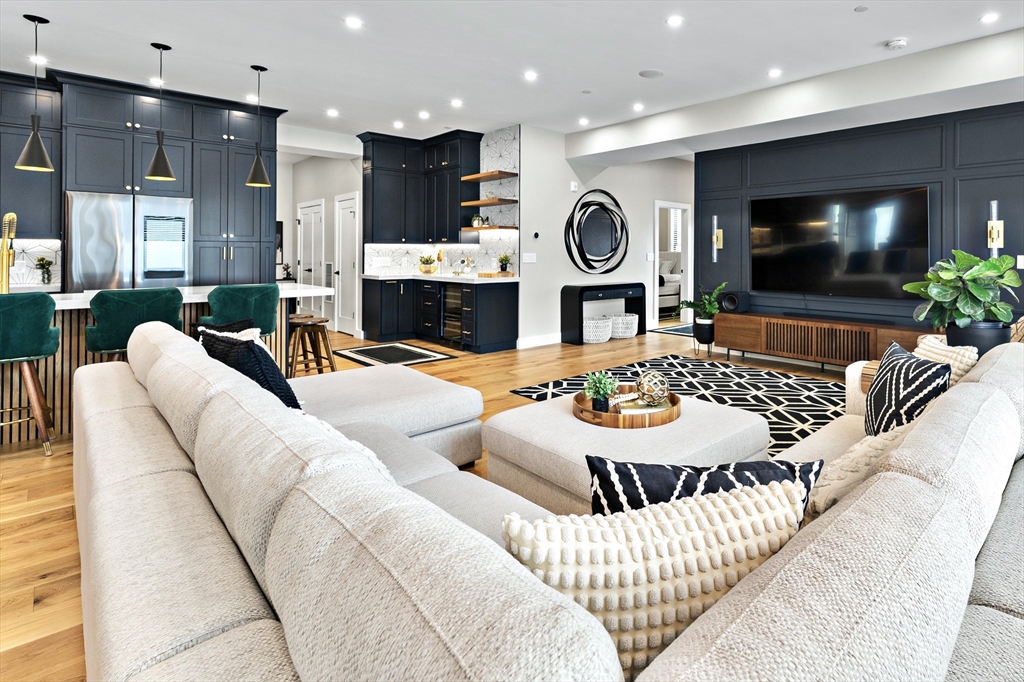 51 Crescent Ave 204