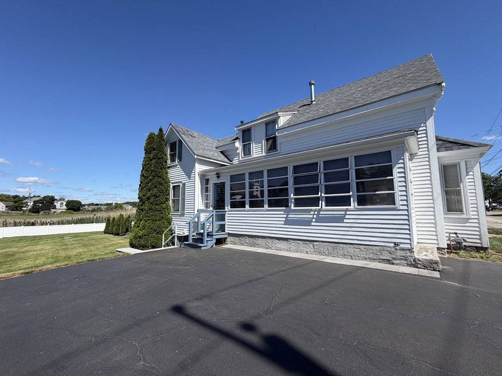 32 Eastern Ave