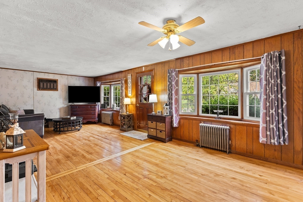 158 Rowayne Park