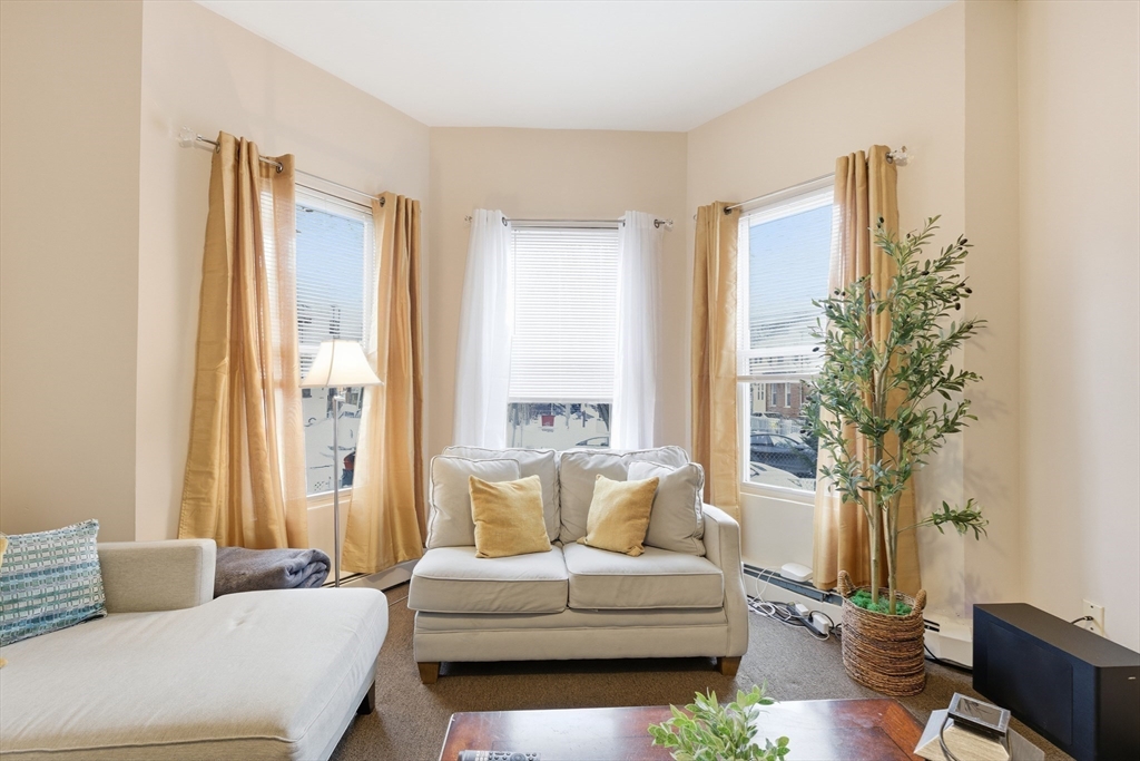 23 Lawrence Ave