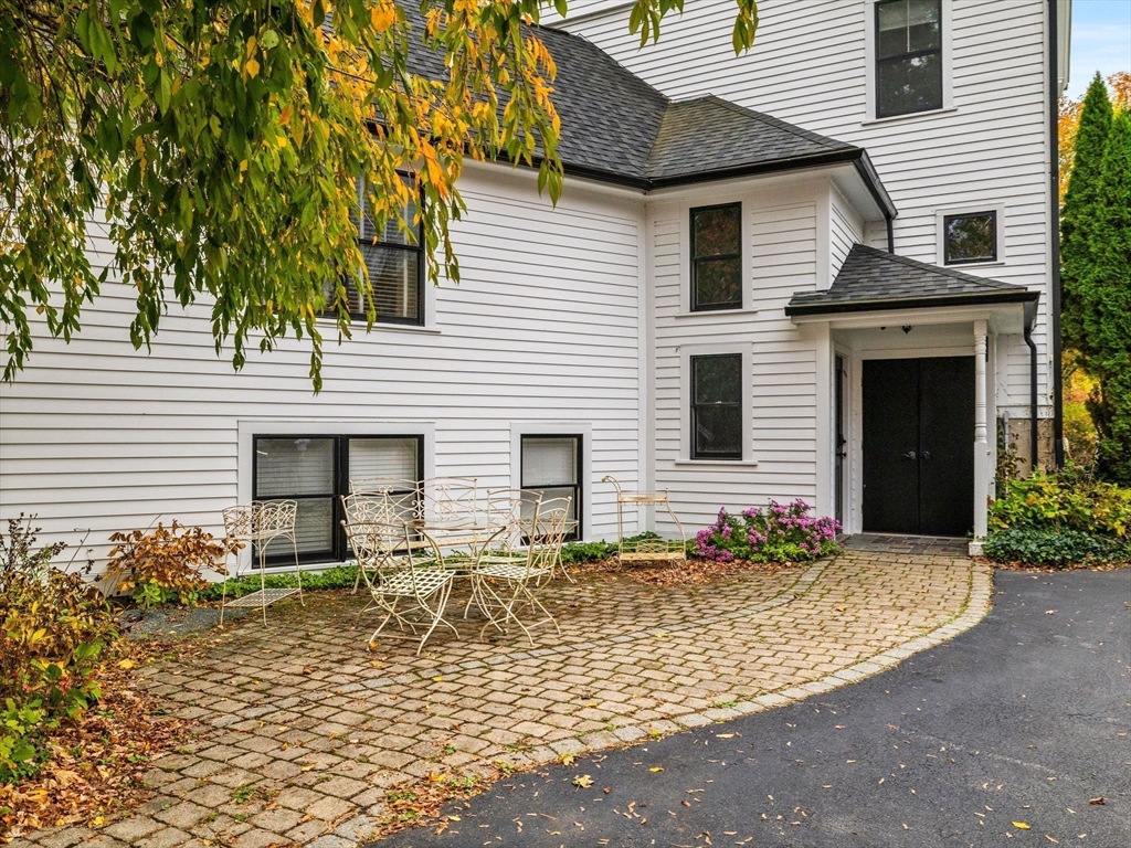 47 Springdale Ave