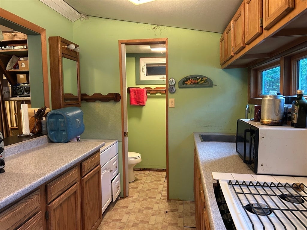 26 Bear Hill Rd, Hinsdale, MA Photo #20