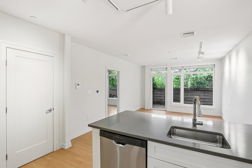 77 New ST #116, Cambridge, MA, 77 New ST #116, Cambridge, MA Photo #3