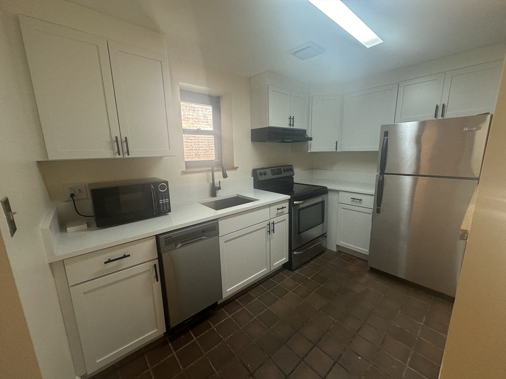 84 Gainsborough Street 006W