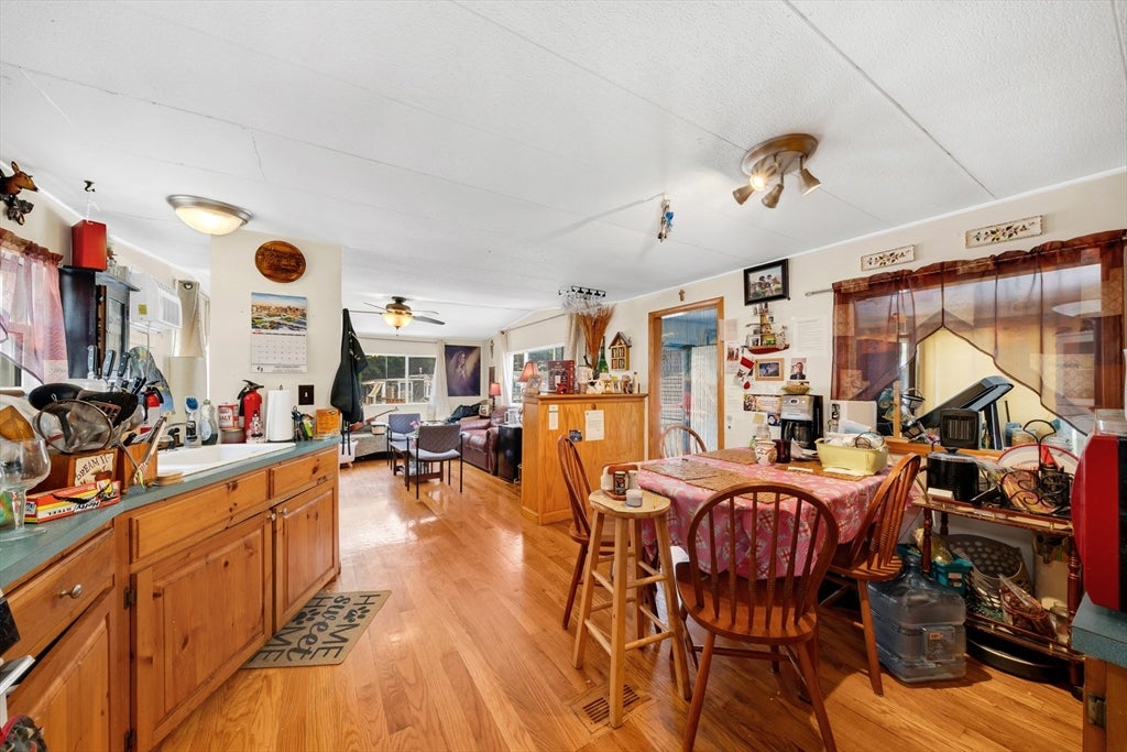 154 Newbury St 26