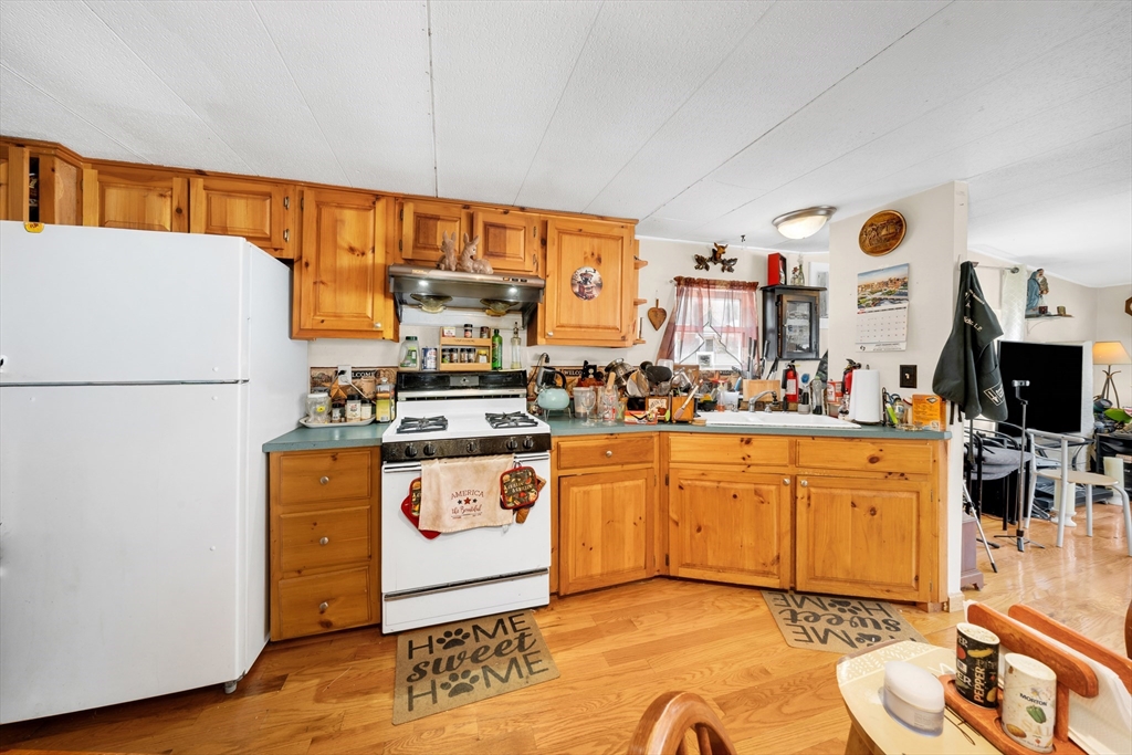 154 Newbury St 26