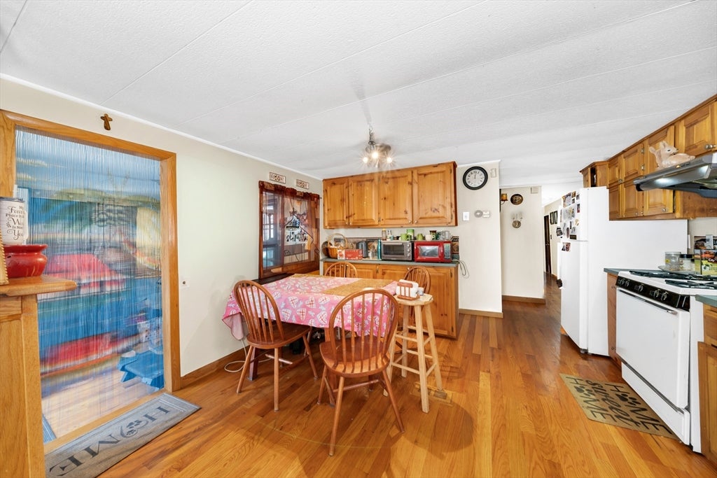 154 Newbury St 26