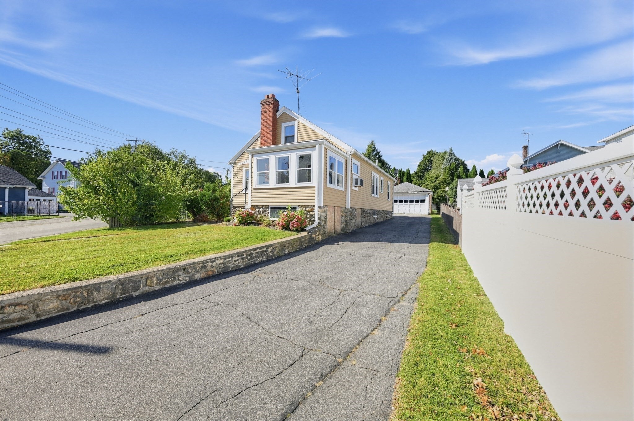 85 Quinapoxet Ln, Worcester, MA, 85 Quinapoxet Ln, Worcester, MA Photo #3
