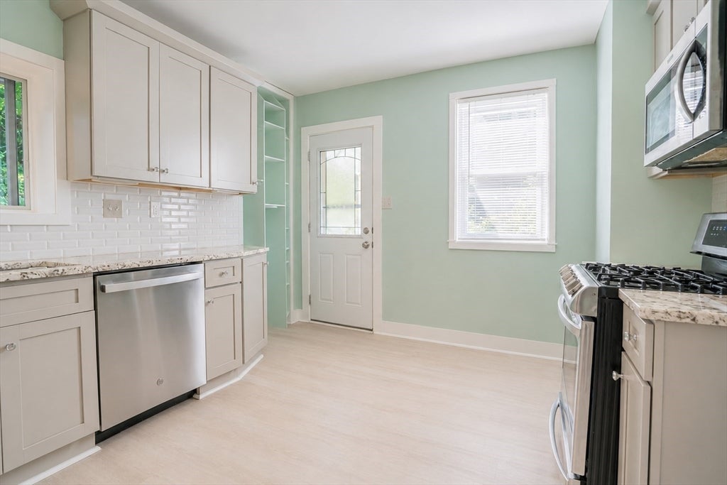 21 Oak Street, Plymouth, MA Photo #18