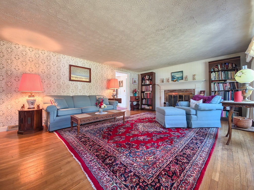 7 Linnell Ln, Yarmouth, MA Photo #9