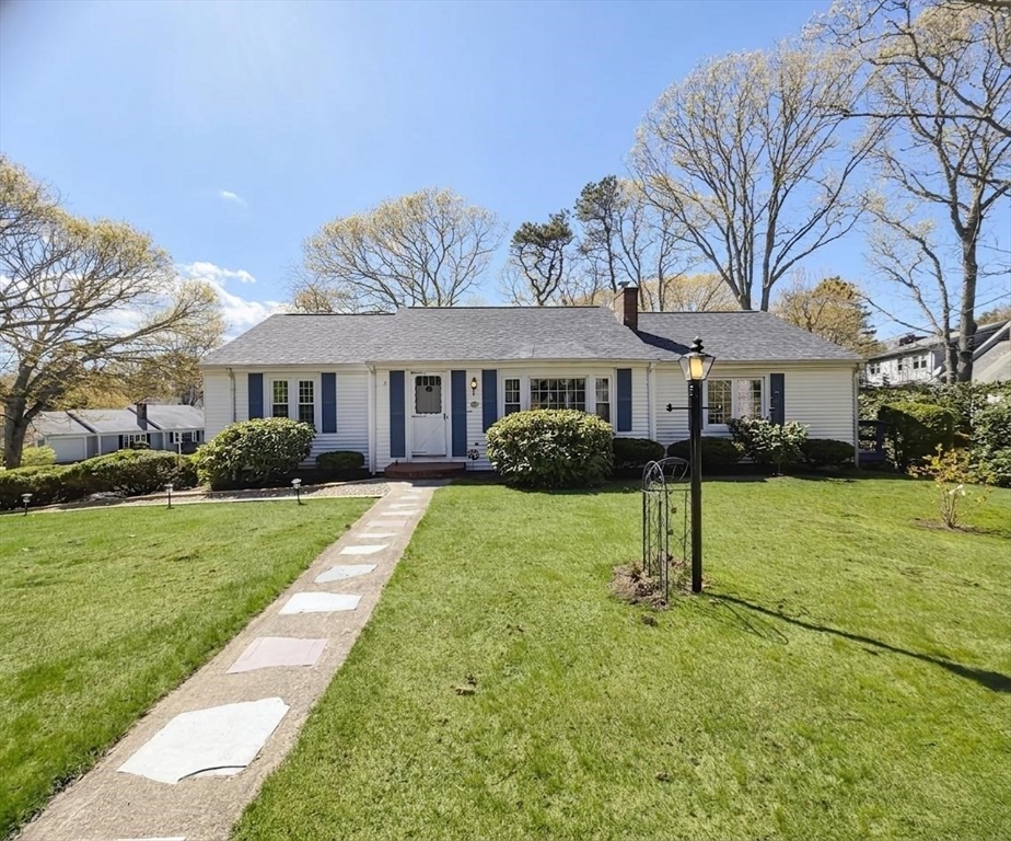 7 Linnell Ln, Yarmouth, MA Photo #2
