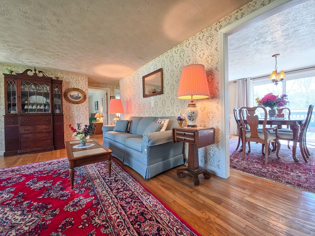 7 Linnell Ln, Yarmouth, MA Photo #11