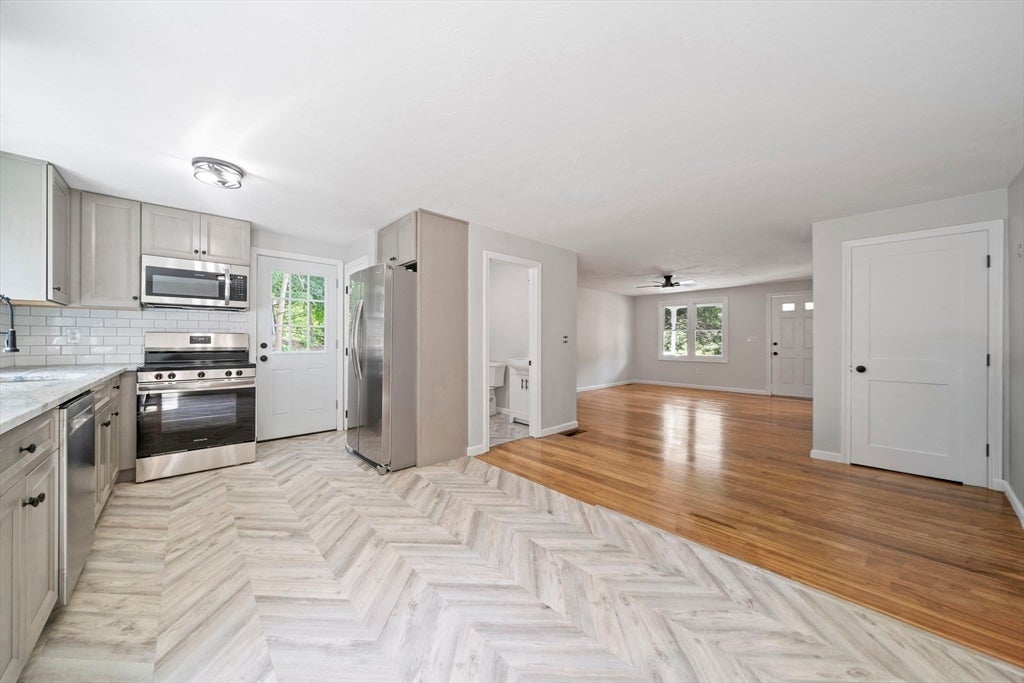 28 Lawn St #28, Attleboro, MA, 28 Lawn St #28, Attleboro, MA Photo #4