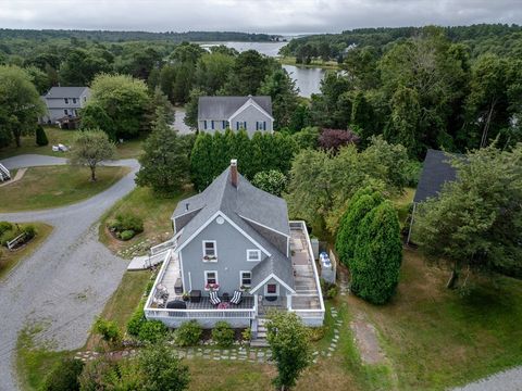 4 Blackhall Ct Marion MA 02738