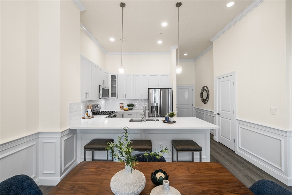 320 Middlesex Avenue F404