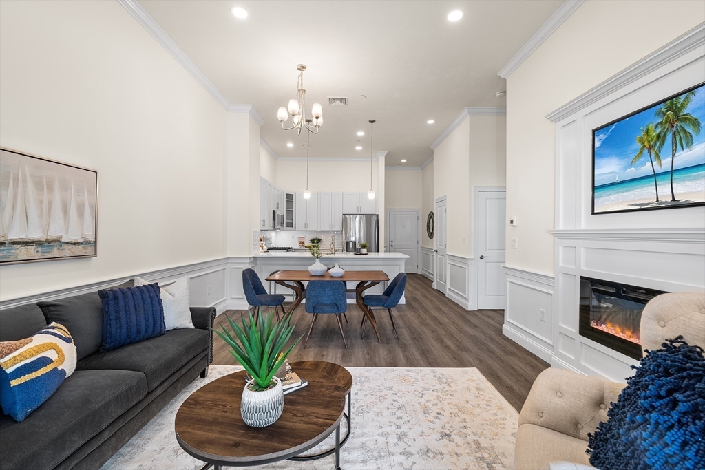 320 Middlesex Avenue F404