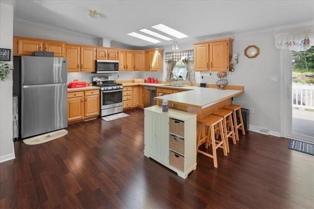 8 Stonegate Ln