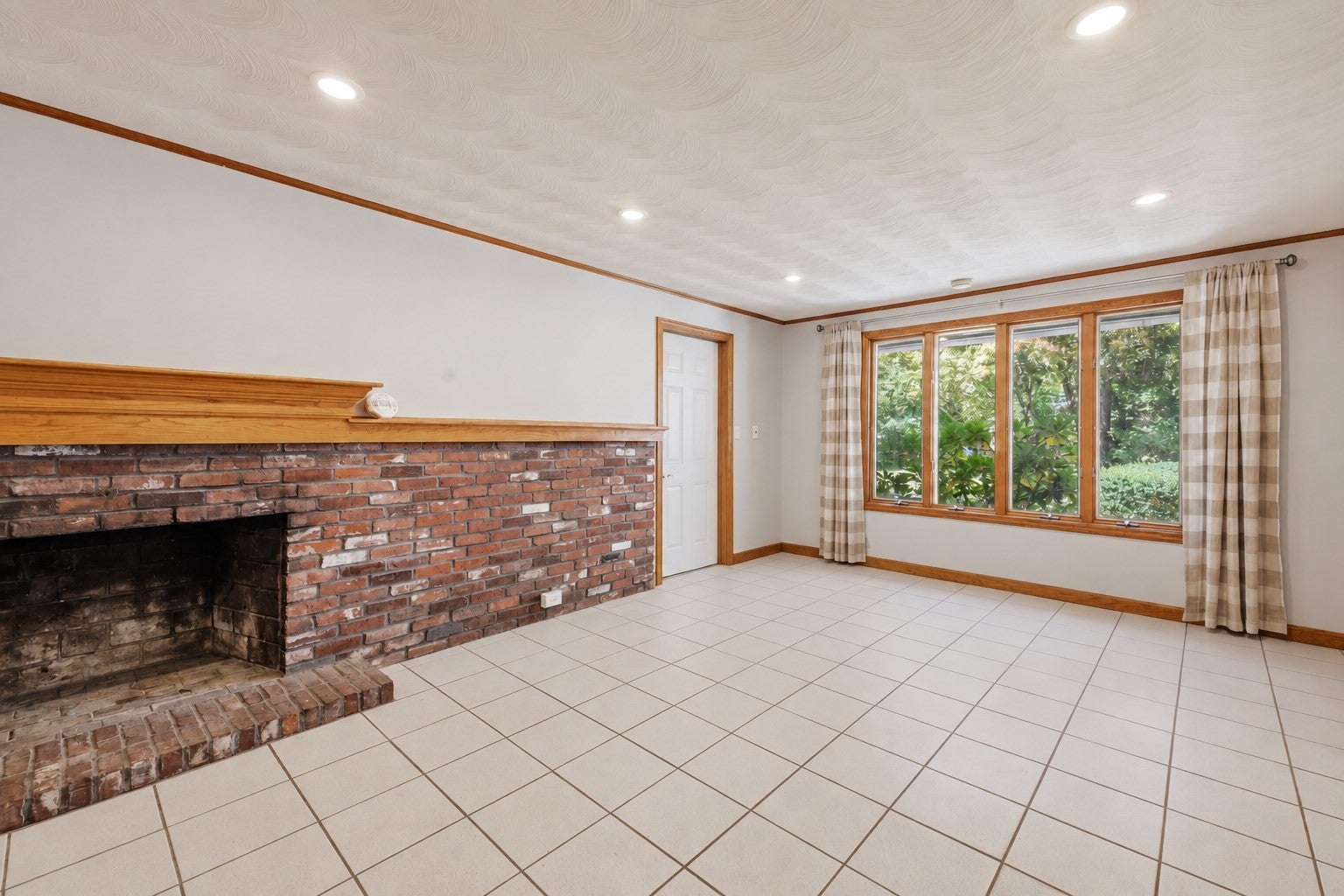 27 Ansie Road, Chelmsford, MA, 27 Ansie Road, Chelmsford, MA Photo #3