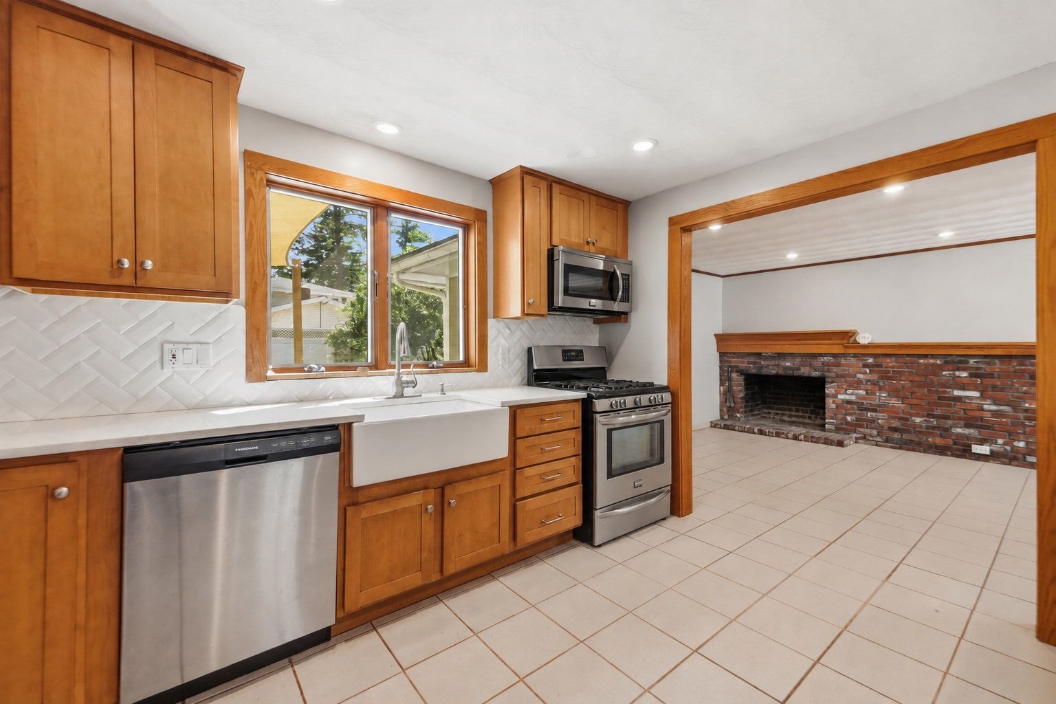 27 Ansie Road, Chelmsford, MA, 27 Ansie Road, Chelmsford, MA Photo #6