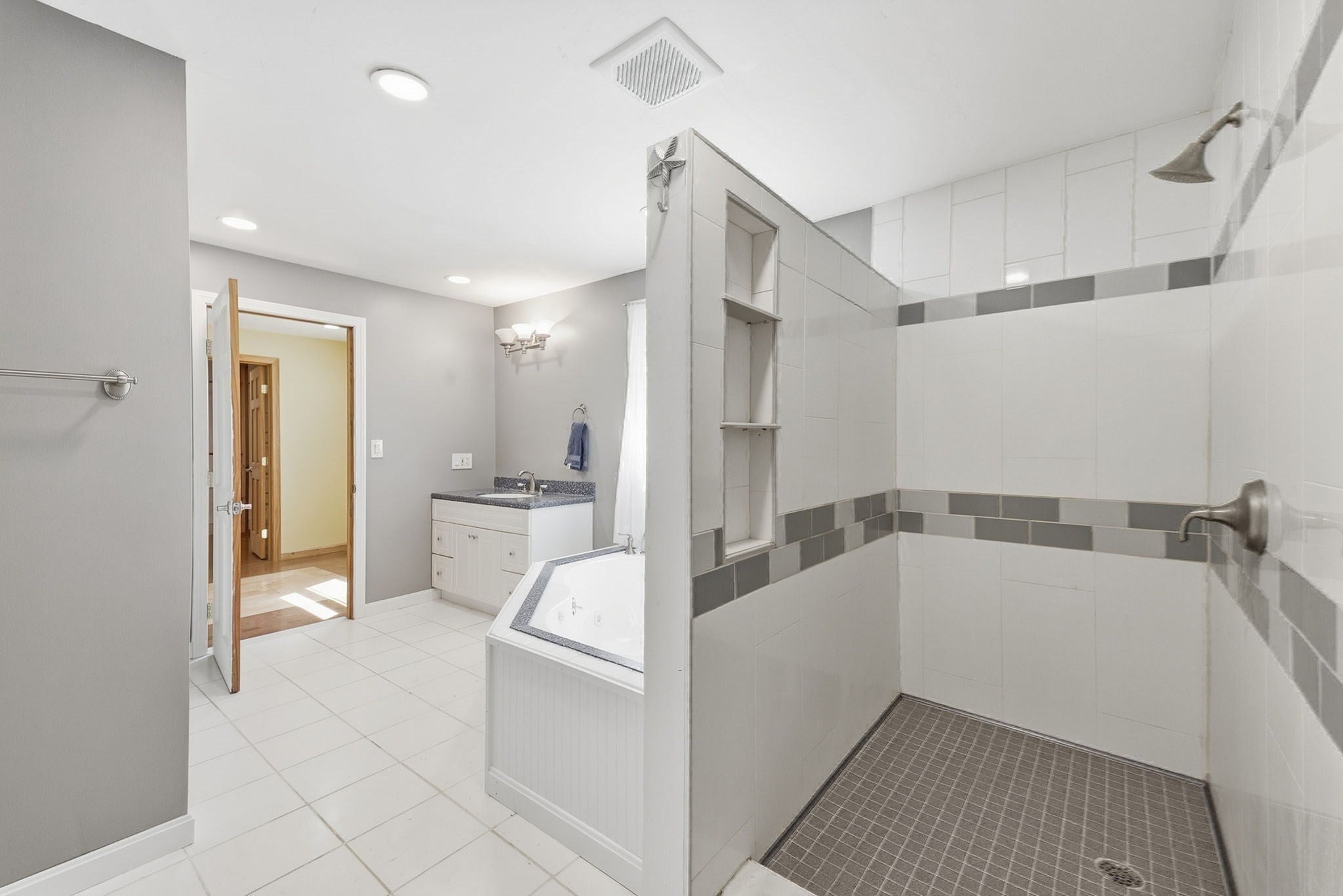 27 Ansie Road, Chelmsford, MA, 27 Ansie Road, Chelmsford, MA Photo #22