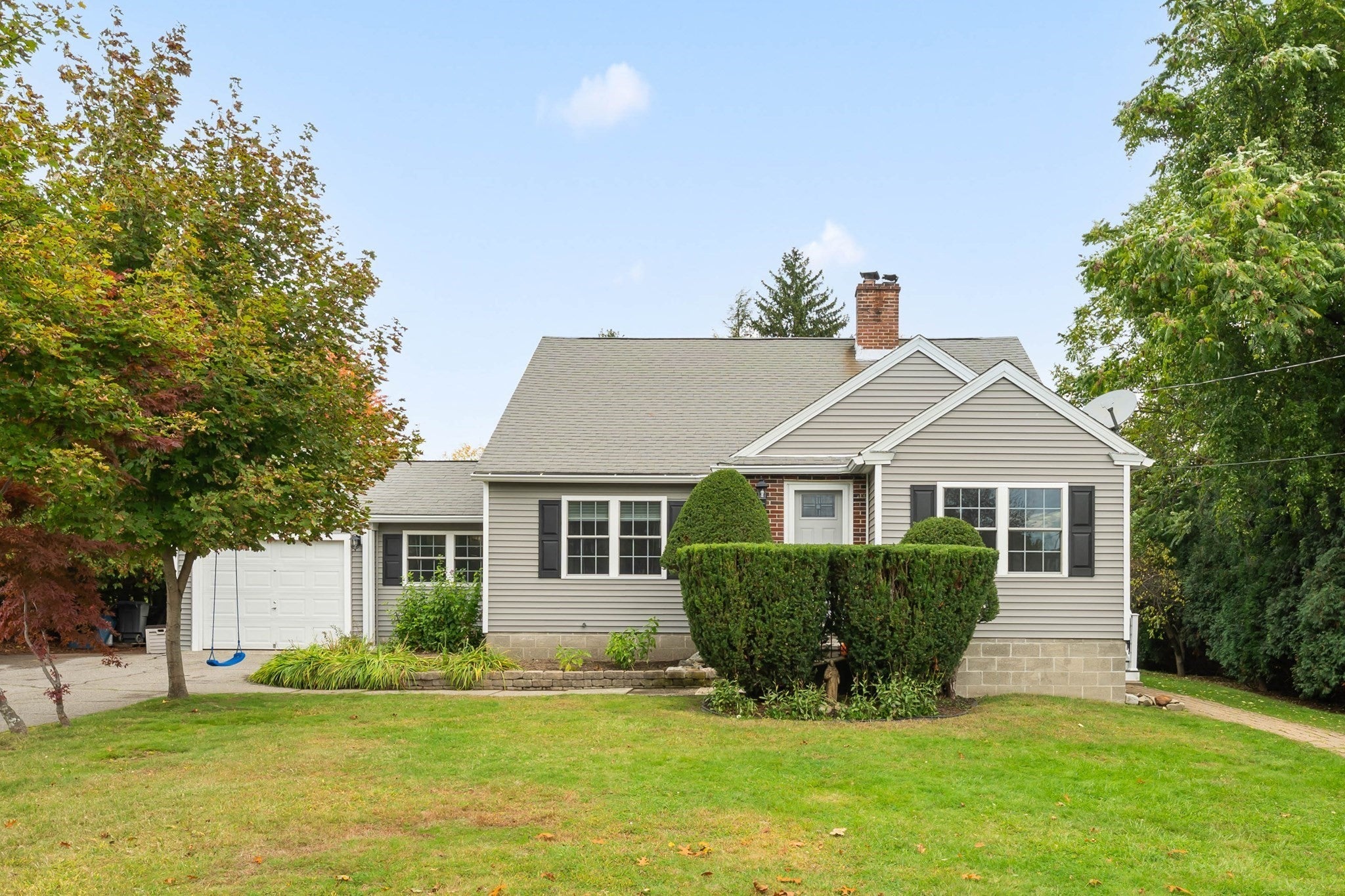 Photo of 6 Dixfield Rd, Worcester, MA